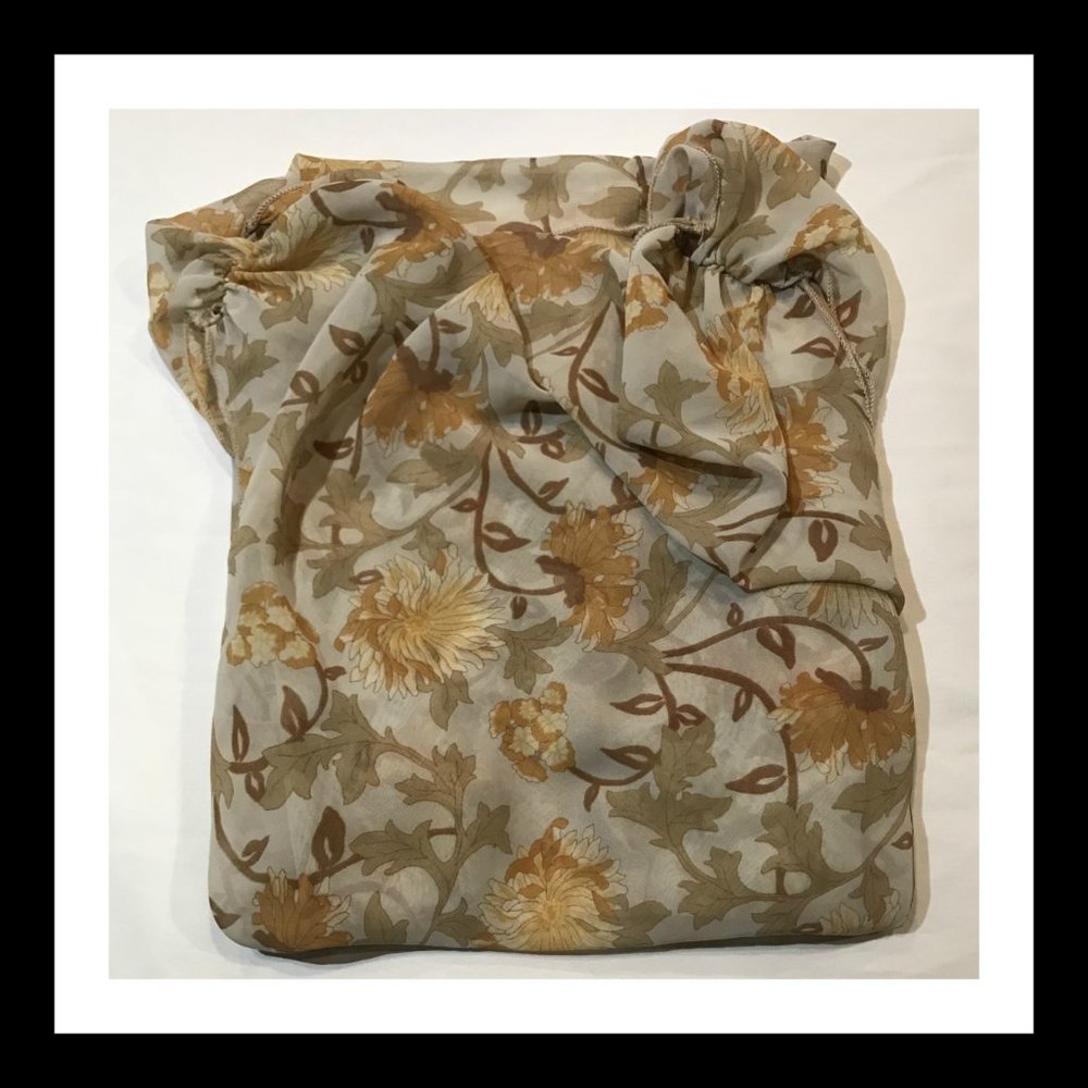 Lightweight Floral Pattern Top